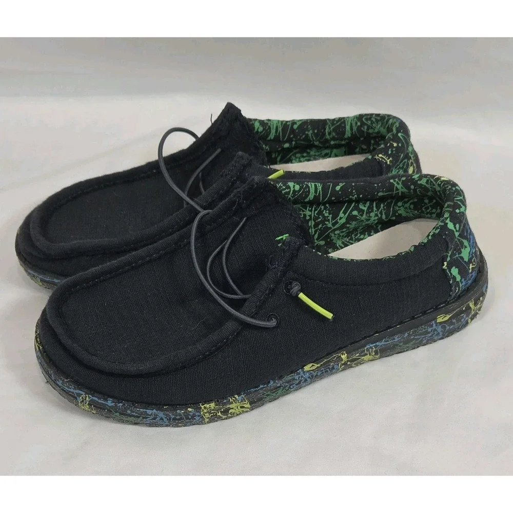 Hey Dude Wally Youth Kids Size 4 Black Green Gecko Splatter Loafers Slip On